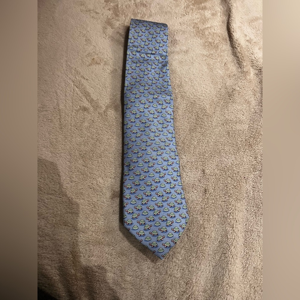Vineyard Vines Blue and Yellow silk tie